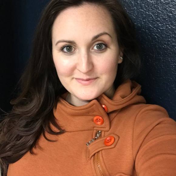 Meet your Posher, Kylie - Picture 1 of 1